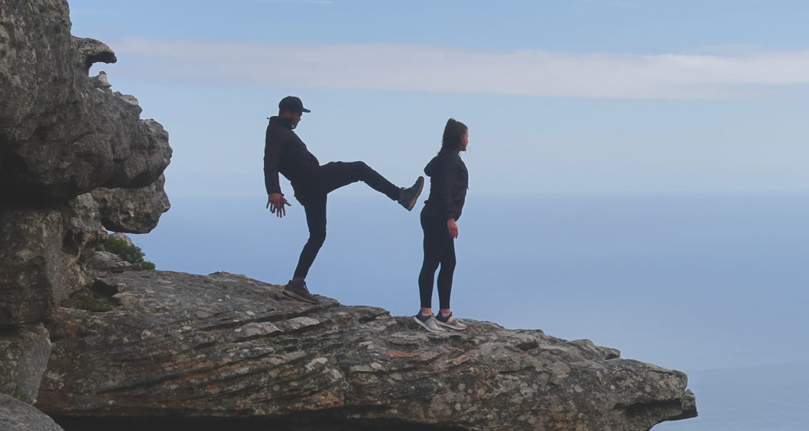 8 Signs It's Time to Cut a Toxic Person Out of Your Life (And How to Do It)